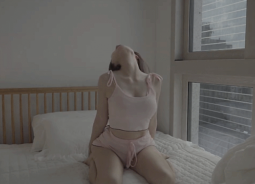 뜨억~  모닝 루틴 보여주는 모모리나 리나G