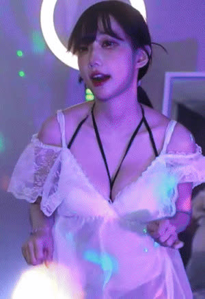 오지는 오토바이 좀 타는 마젠타 가슴 무브먼트