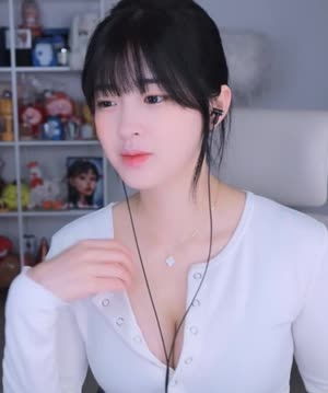 썸녀  단추 풀린 BJ 문월 가슴골 오픈