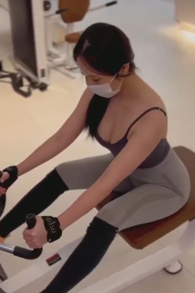 너무야한  타겟에 집중 하는 유튜버 워니 등근육