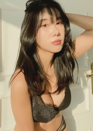 후방주의  모델 다연 블랙 레이스 브라 팬티 몸매