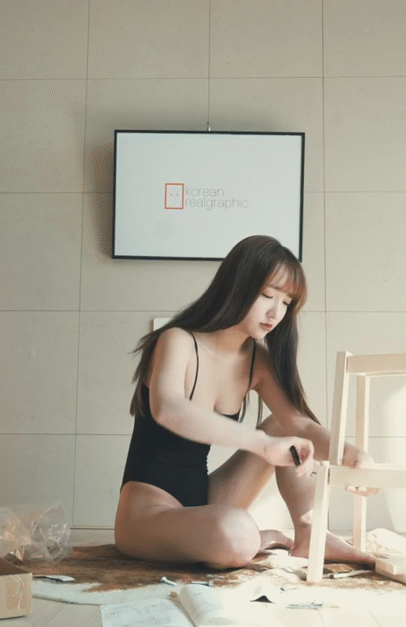 걍은꼴  이케아 스텝스툴 조립하는 하이레그녀