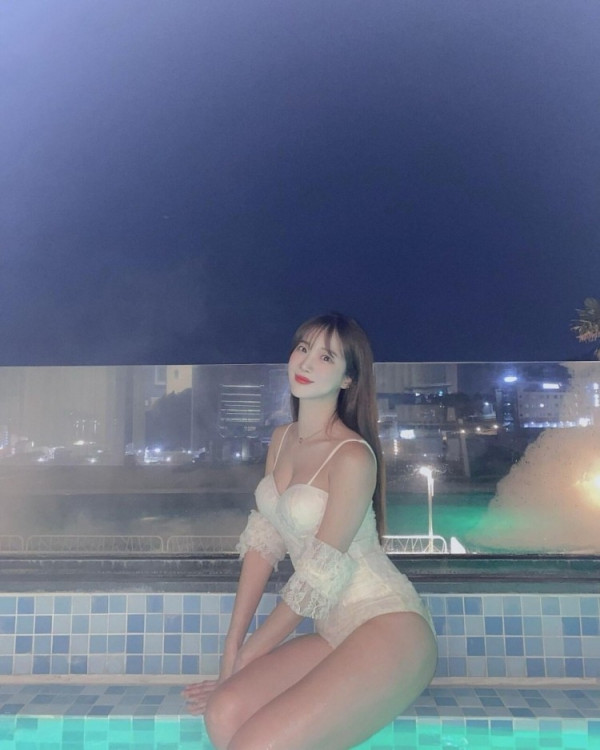 강추  김한나 치어리더 코르셋 느낌 모노키니
