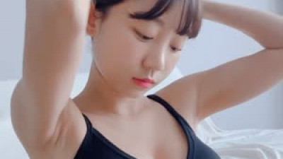 은꼴주의  머리 묶는 표은지 매끈 겨드랑이