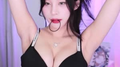 야한생각  검은 스포츠브라 묵직한 가슴골 머리묶는 하루쨩