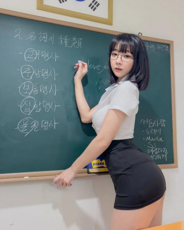섹시최강  강인경 스쿨룩 풀어 헤친 셔츠 가슴골