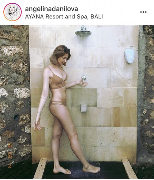 강추  안젤리나 다닐로바 인스타 누드톤 비키니 몸매