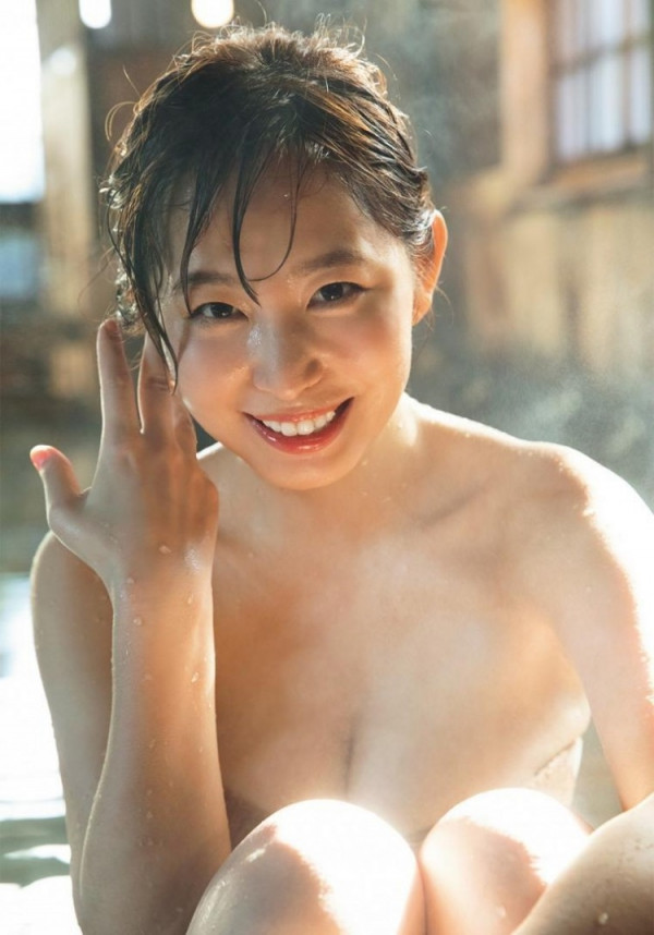 딸깜  일본 프리랜서 아나운서 시오치 미스미 가슴골 다 보여주는 오프솔더