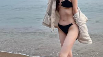 레알  한갱 인스타 해변의 비키니