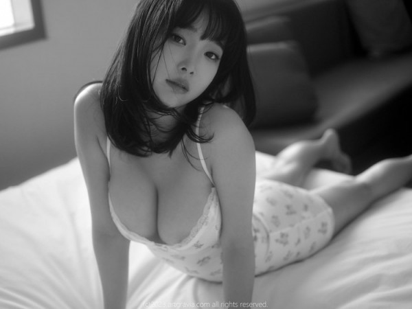 작살나는  강인경 아이스바 먹이기 좋은 구도