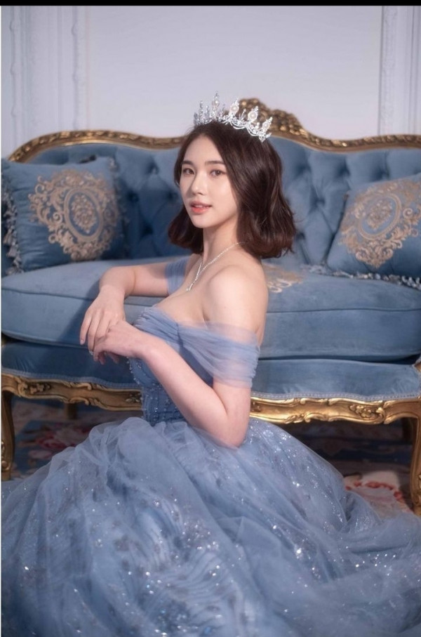 꼴강추 윤영서 치어리더 묵직한 가슴 비키니