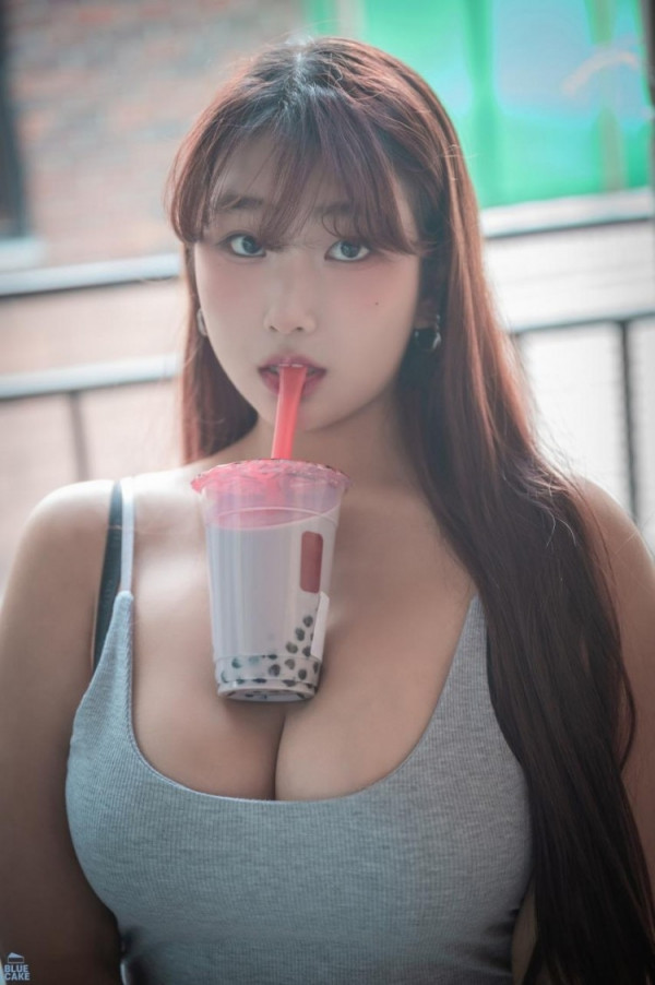 은근야한 호불호 육덕 모델 꾸뿌