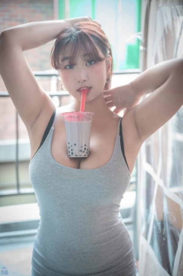 은근야한 호불호 육덕 모델 꾸뿌