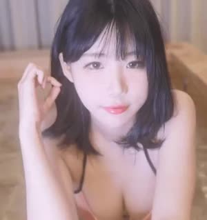 야사걸  히노키탕에서 숙여주는 핑크비키니 에디린 가슴골