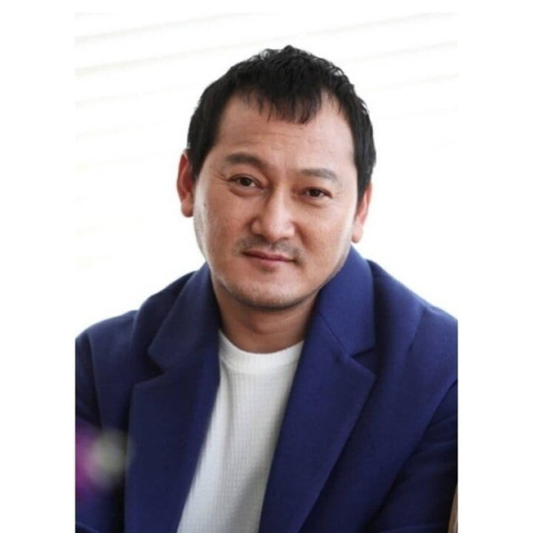 일상유머 외국에서 절대로 시비를 걸지 않는 외모.jpg