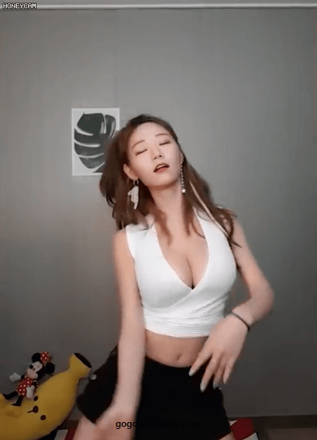 초절정  춤추는 빛베리 가슴 출렁임