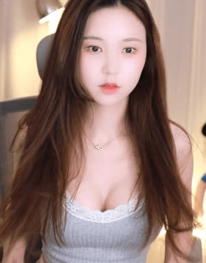 야한생각  유부녀 화정 민소매 가슴골 블랙 브라끈