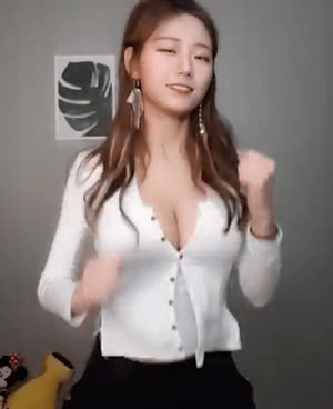 초절정  춤추는 빛베리 가슴 출렁임