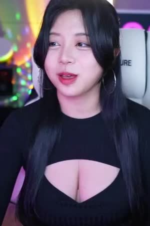 입덕짤  참 가슴 모양의 표준 해까닥여울이