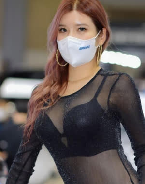 은근야한 레이싱 모델 주나일, 시스루 블랙 브라렛 실루엣