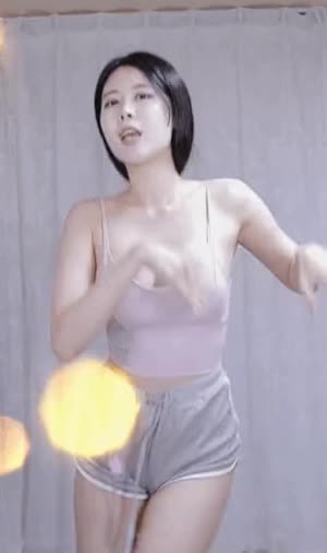야한사진   BJ 지윤서 묵직한 가슴골 돌핀팬츠