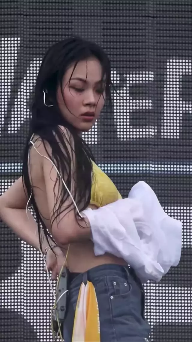 쿨섹시녀  비키니끈 풀린 비비