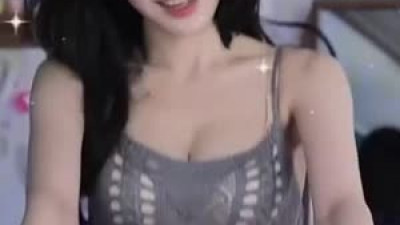 쿨섹시녀  수련수련 시스루 미시룩 브라 노출 오토바이 가슴골 무브먼트