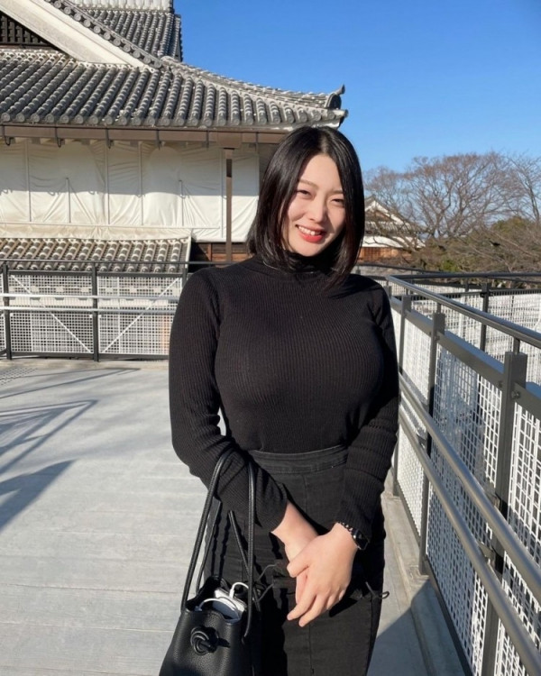 뜨억~  강해보이는 일본녀 후부키 케이 큰 가슴 작은 브라