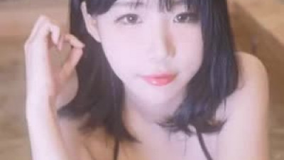 야사걸  히노키탕에서 숙여주는 핑크비키니 에디린 가슴골