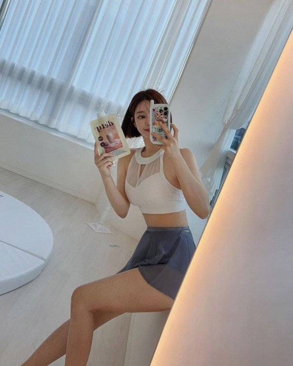 섹쉬녀  쇼핑몰 사장 겸 모델 모코밍 수영복 폴댄스 몸매