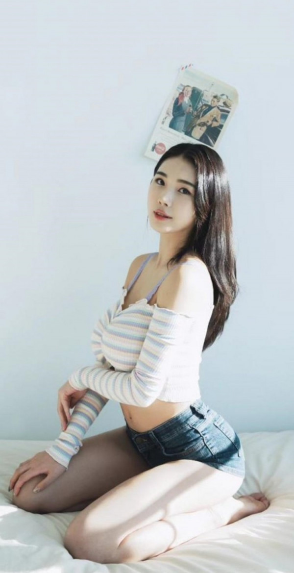깔끔한  윤영서 치어리더 비키니 언더붑 큰 가슴