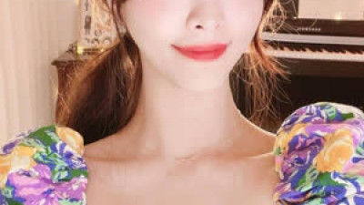 섹드립  트위치스트리머 미모 가슴골