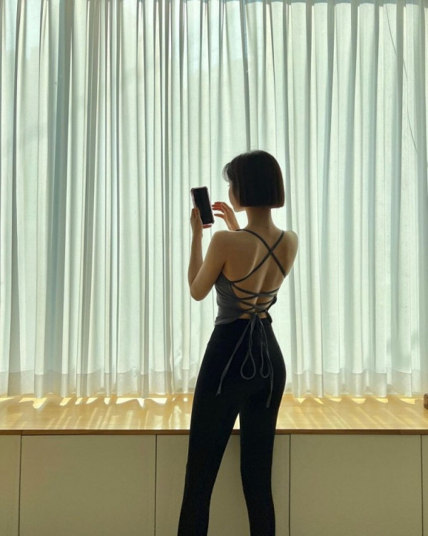 섹쉬녀  쇼핑몰 사장 겸 모델 모코밍 수영복 폴댄스 몸매