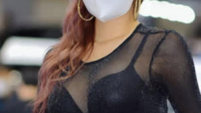 은근야한 레이싱 모델 주나일, 시스루 블랙 브라렛 실루엣