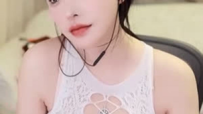 요고요고  팬트리로 수십억 벌었다는 손밍 착장 수준 시스루 가슴골