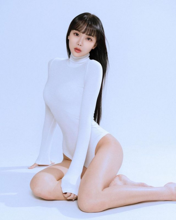 야사걸  치어리더 차영현 화이트 비키니 몸매