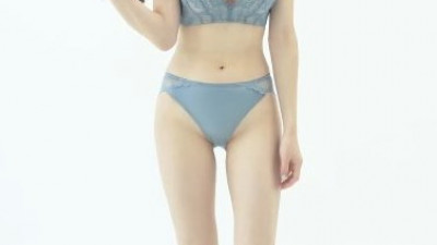 어익후  브이록 청바지 스타일 룩북