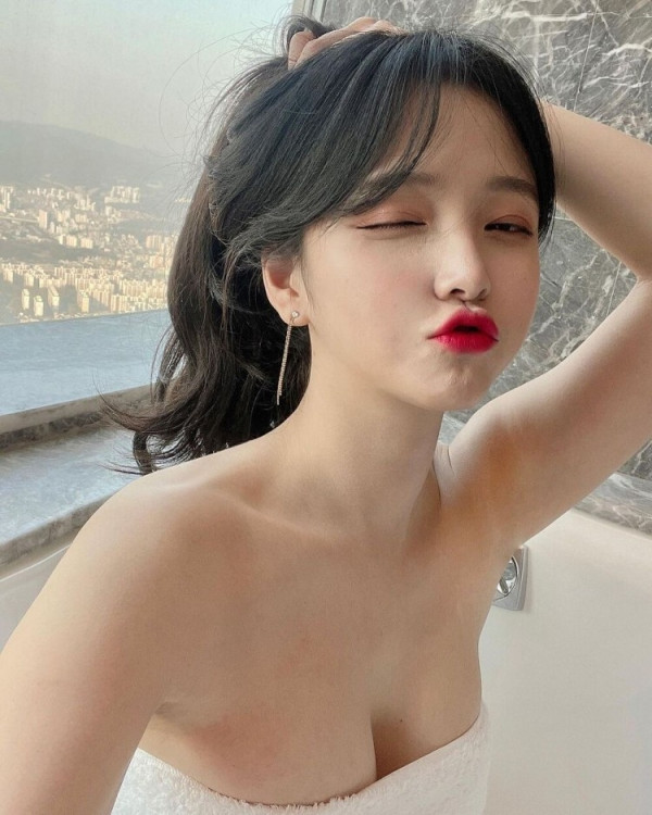 아찔한  여캠 박민정