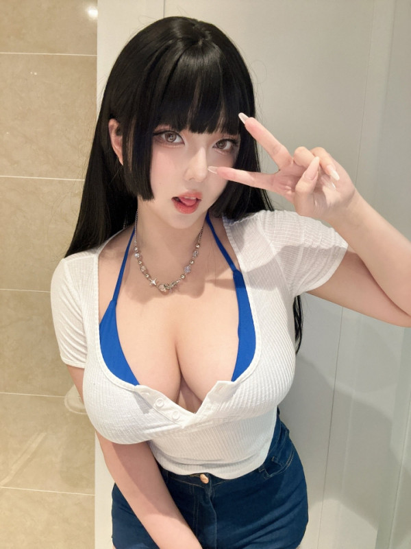야한사진   코스프레에 진심인 여자 Takomayuyi 묵직한 가슴골