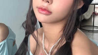 어익후  모델 민아님 인스타 오프솔더 스포츠브라 속옷 가슴골