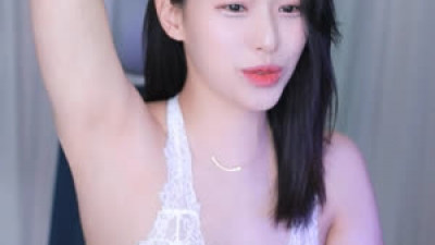 초절정  겨드랑이 보여주는 bj 미래 가슴골