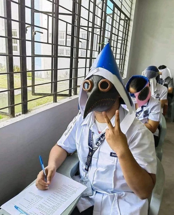 클릭주의 어느 필리핀 대학에서 컨닝방지모자를 준비해오라....jpg