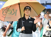 윤이나, KLPGA 투어 하나금융 챔피언십 2R 단독 선두(종합)